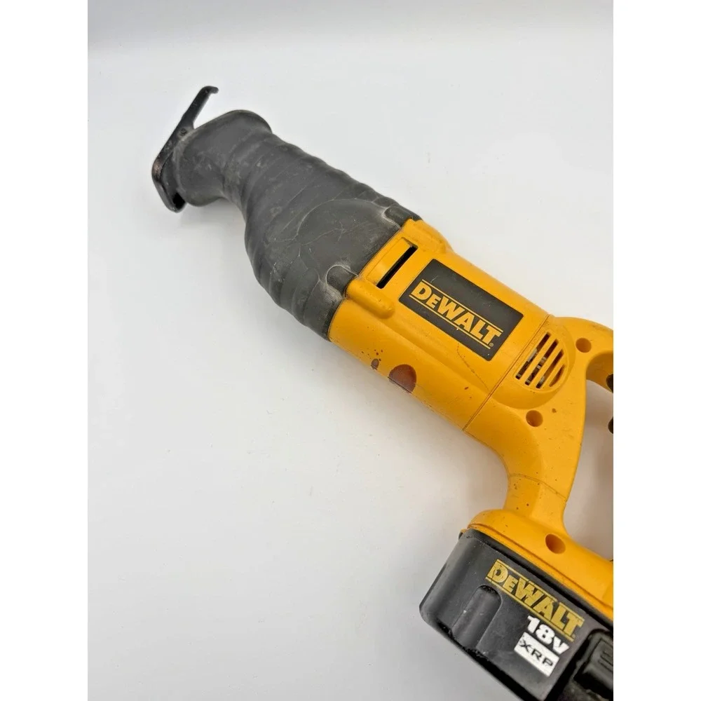 DEWALT DW938 18V Cordless Reciprocating Saw + DC9096 18v XRP Battery SEE VIDEO!